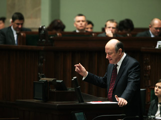 Яцек Ростовский предоставил проект госбюджета на 2012 год