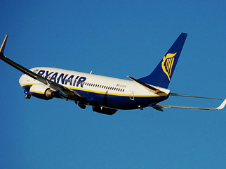 Самолет был вынужден вернуться в Краков из-за буйного пассажира