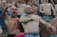 В польском городе Кнуруве начались столкновения полиции и футбольных фанатов