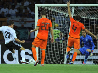Очередные матчи Евро-2012 принесли победу Германии и Португалии