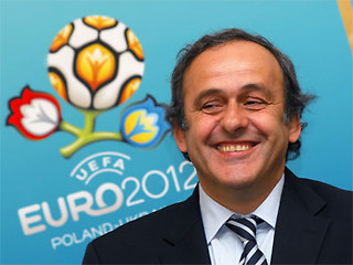 Президент УЕФА подверг критике подготовку к Евро-2012