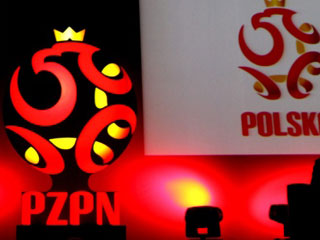 Правительство Польши вернет национальный герб на форму футболистов